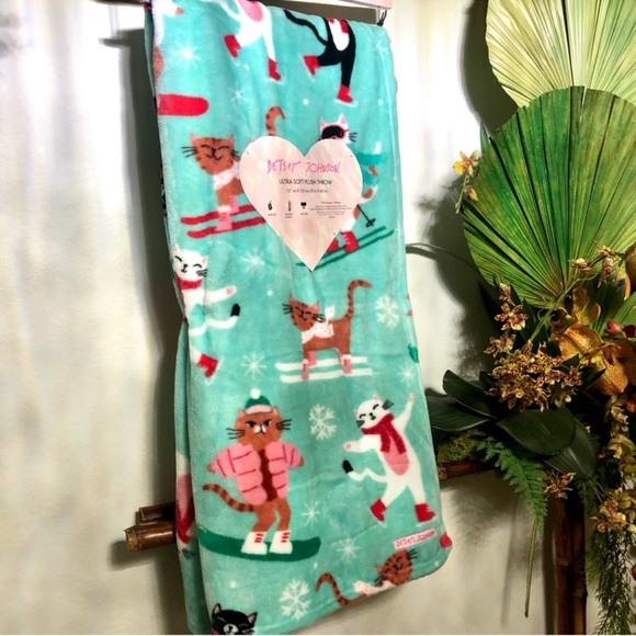 NWT! Betsey Johnson Whimsical Christmas Cats Modern Turquoise Throw - Picture 3 of 5